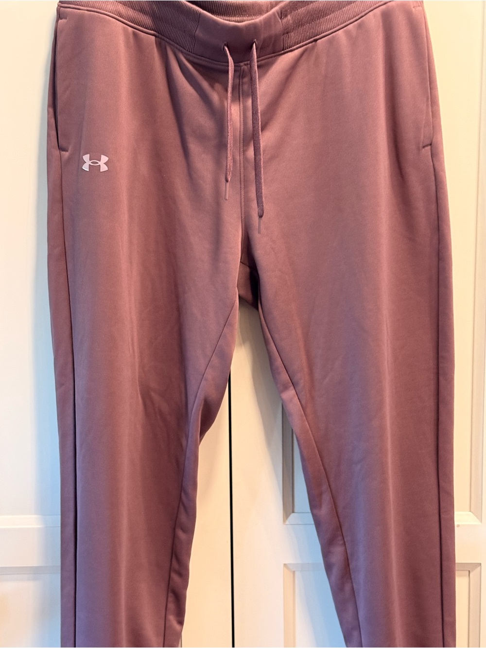 Under Armour Women’s Mauve Fleece-Lined Jogger.